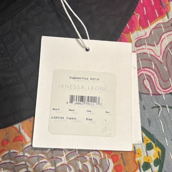 Janessa Leone
Franklin Bucket Hat Black - Picture 6 of 8